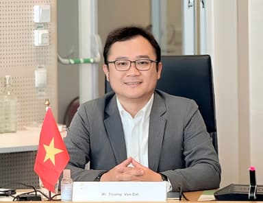 TS. DS. Trương Văn Đạt